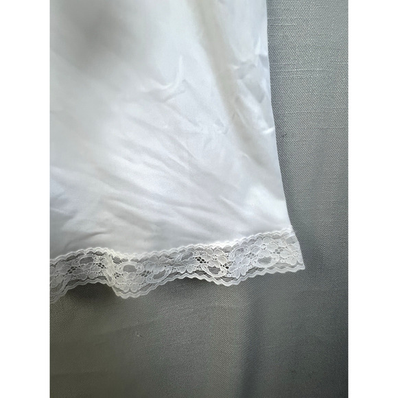 Vanity Fair Full Slip Women 38 Creamy White Lace Trim Nylon Blend Pin Up Work - Picture 3 of 11